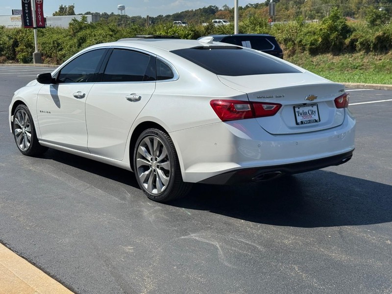 Chevrolet Malibu Vehicle Image 7