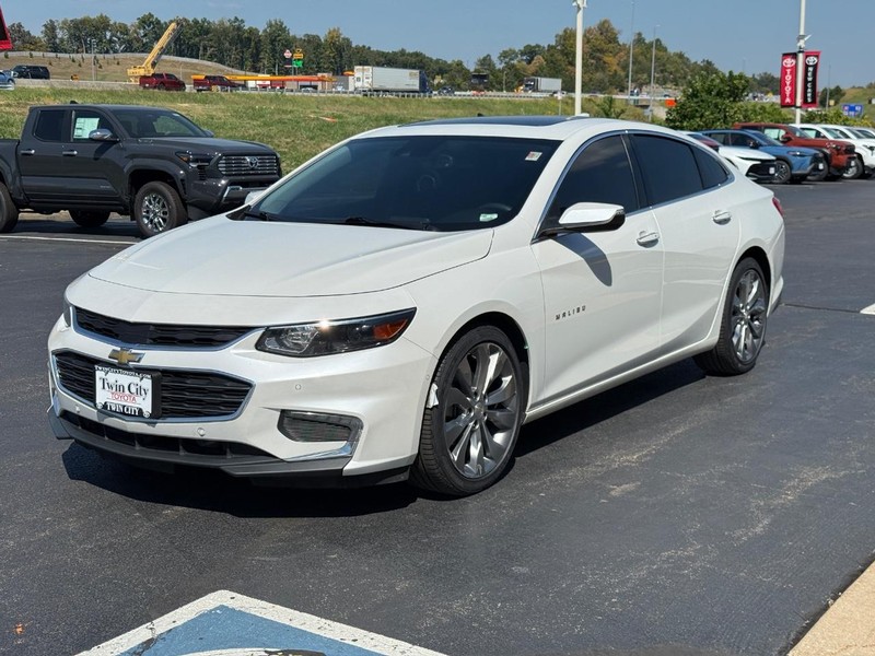 Chevrolet Malibu Vehicle Image 9