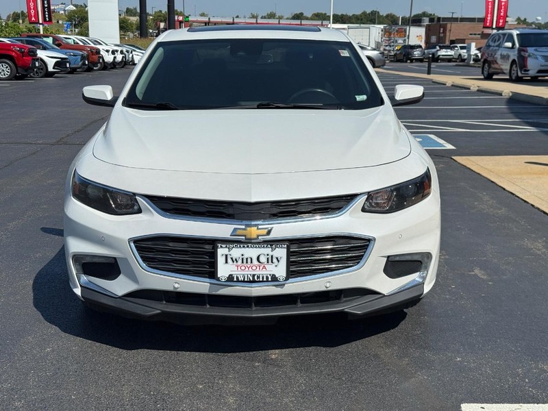 Chevrolet Malibu Vehicle Image 10