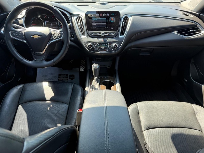 Chevrolet Malibu Vehicle Image 12