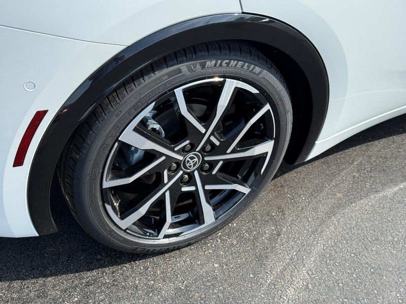 Toyota Prius Plug-In Hybrid Vehicle Image 5