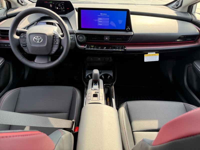 Toyota Prius Plug-In Hybrid Vehicle Image 7