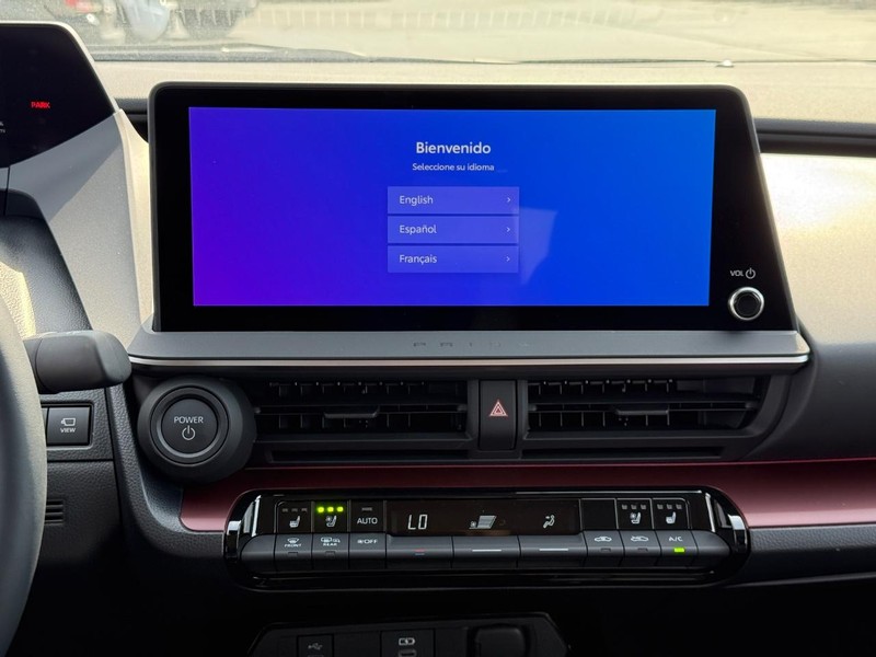 Toyota Prius Plug-In Hybrid Vehicle Image 9