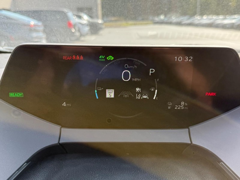 Toyota Prius Plug-In Hybrid Vehicle Image 15