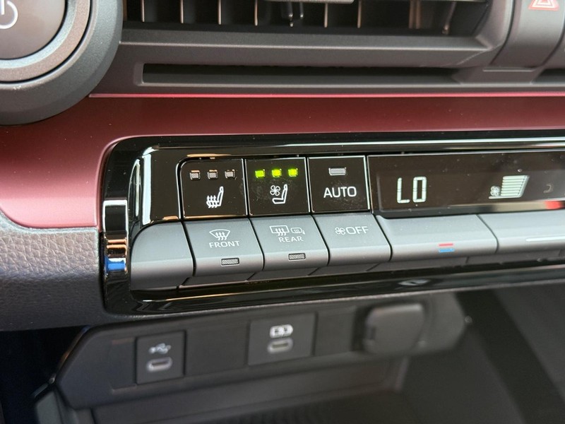 Toyota Prius Plug-In Hybrid Vehicle Image 17