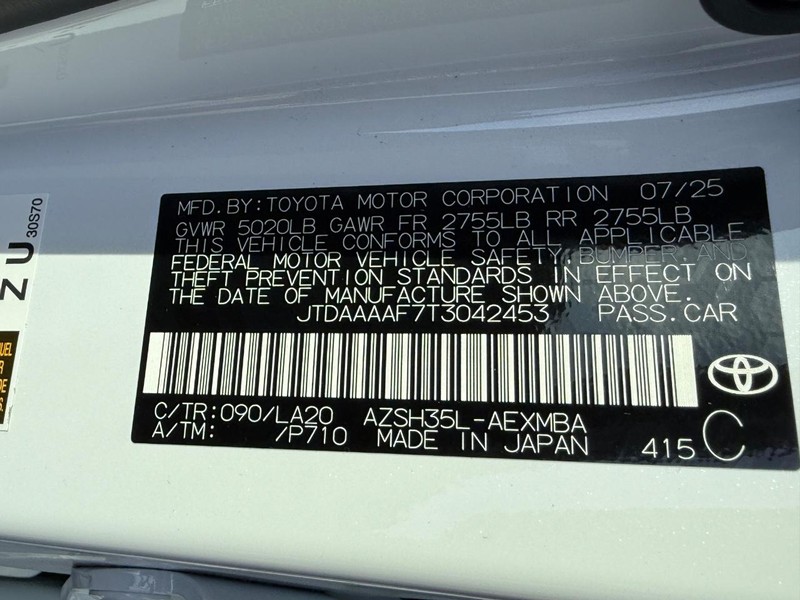 Toyota Crown Vehicle Image 16