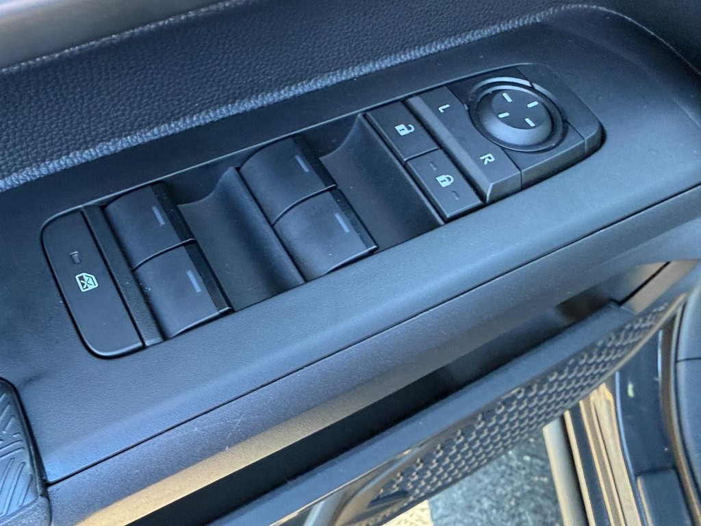 Toyota Tacoma 4WD Hybrid Vehicle Image 15