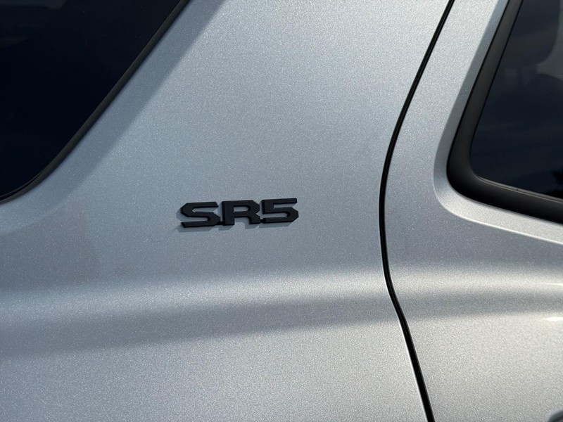 Toyota 4Runner Vehicle Image 5