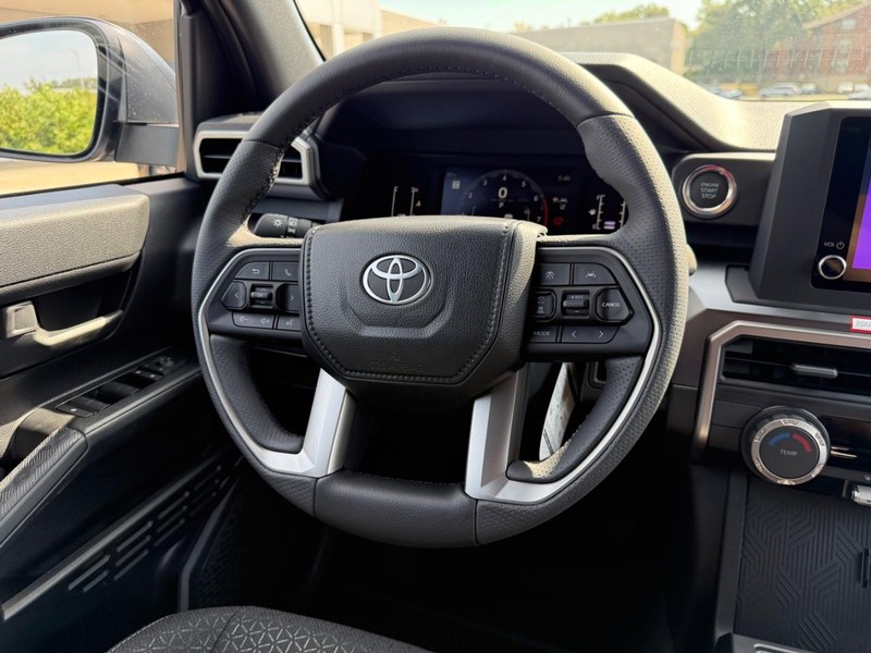 Toyota 4Runner Vehicle Image 8