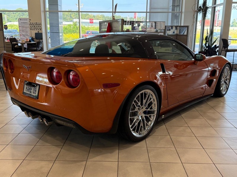 Chevrolet Corvette Vehicle Image 2