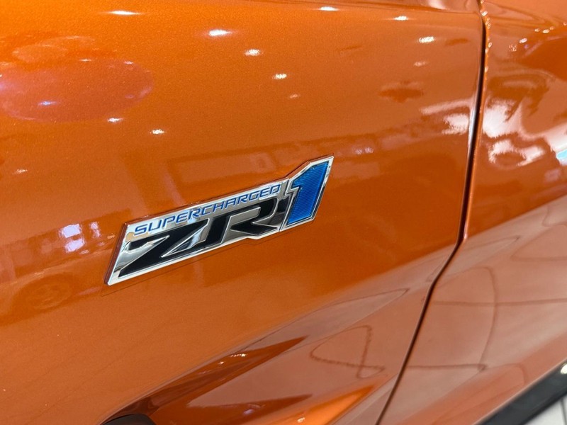 Chevrolet Corvette Vehicle Image 6