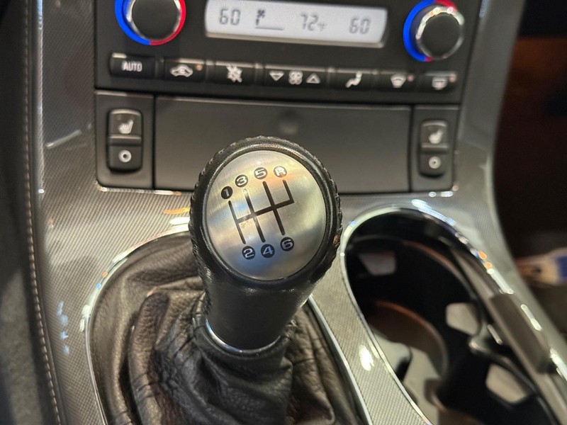 Chevrolet Corvette Vehicle Image 23