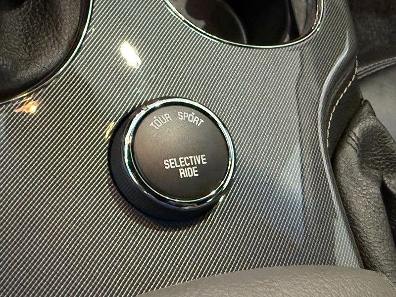 Chevrolet Corvette Vehicle Image 24