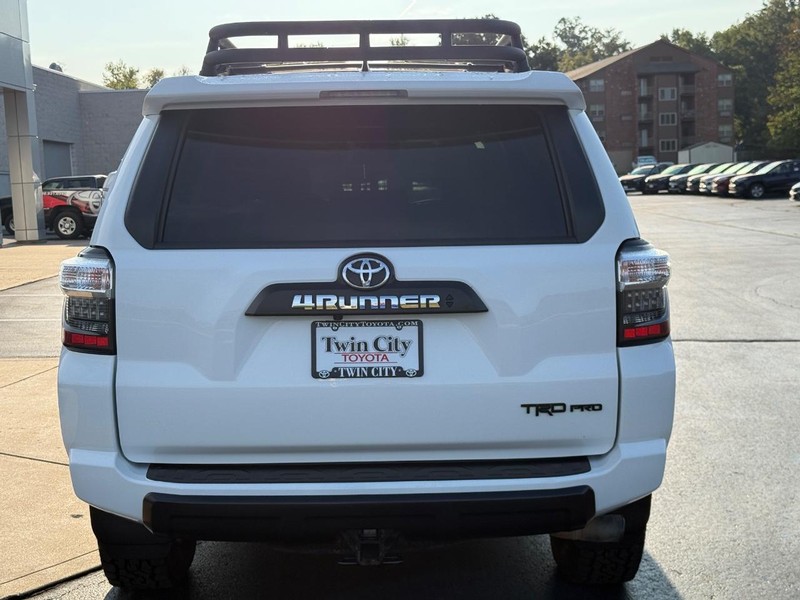 Toyota 4Runner Vehicle Image 5