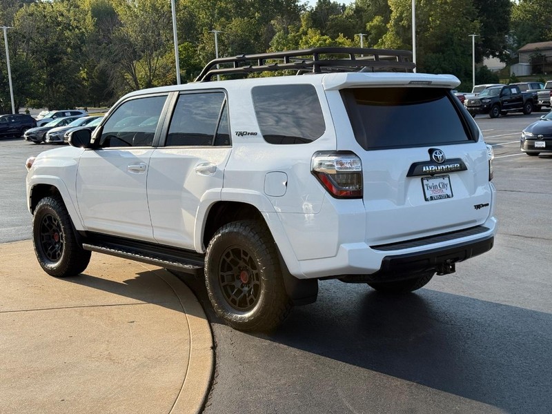 Toyota 4Runner Vehicle Image 7