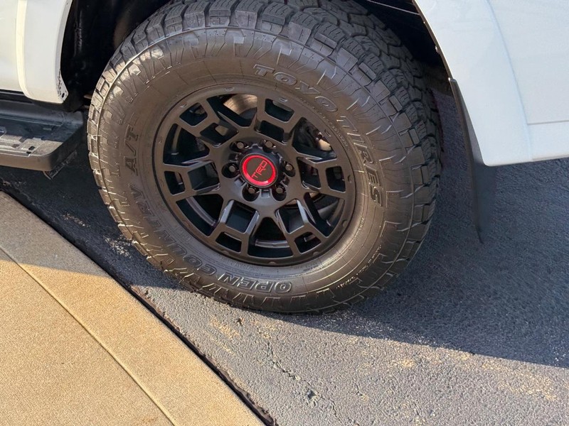 Toyota 4Runner Vehicle Image 8