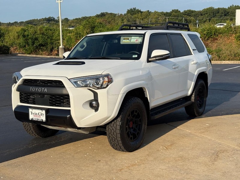 Toyota 4Runner Vehicle Image 9