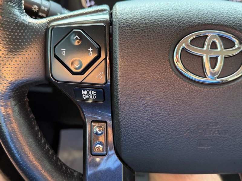 Toyota 4Runner Vehicle Image 17