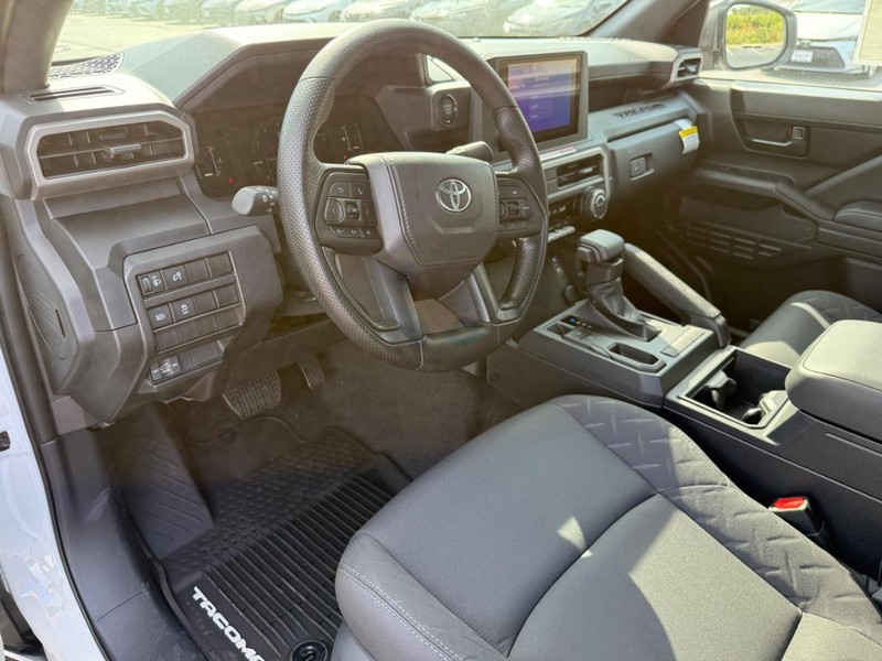Toyota Tacoma 2WD Vehicle Image 6