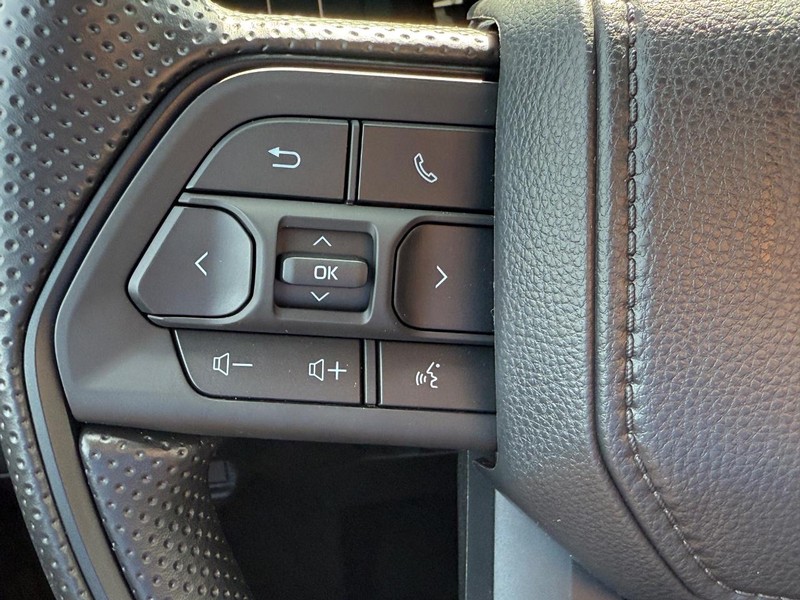 Toyota Tacoma 2WD Vehicle Image 9