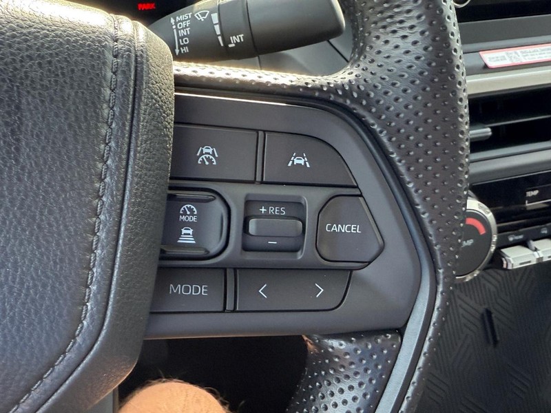 Toyota Tacoma 2WD Vehicle Image 10