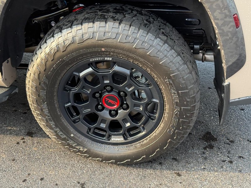 Toyota Sequoia Vehicle Image 8