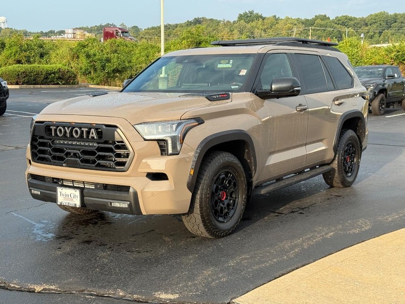 Toyota Sequoia Vehicle Image 10