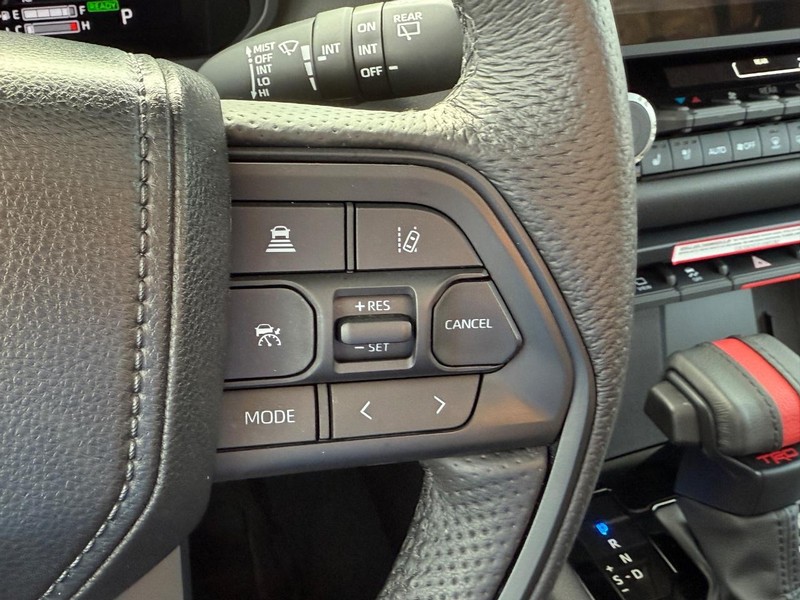Toyota Sequoia Vehicle Image 22