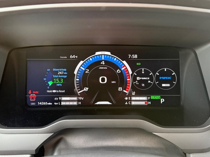 Toyota Sequoia Vehicle Image 23