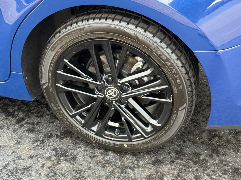 Toyota Camry Vehicle Image 8