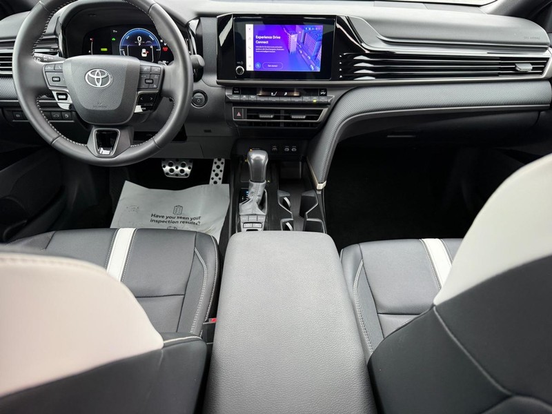 Toyota Camry Vehicle Image 12