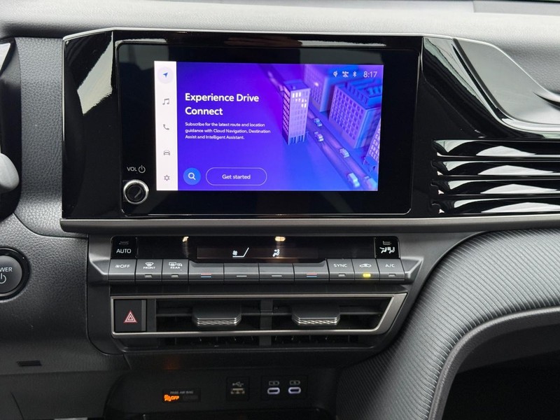 Toyota Camry Vehicle Image 14