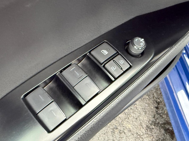 Toyota Camry Vehicle Image 15