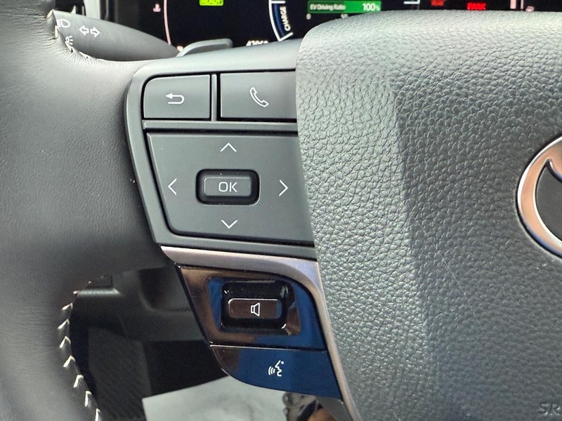 Toyota Camry Vehicle Image 17