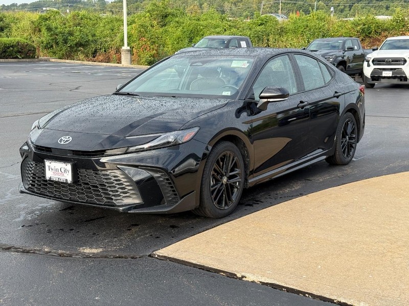 Toyota Camry Vehicle Image 9