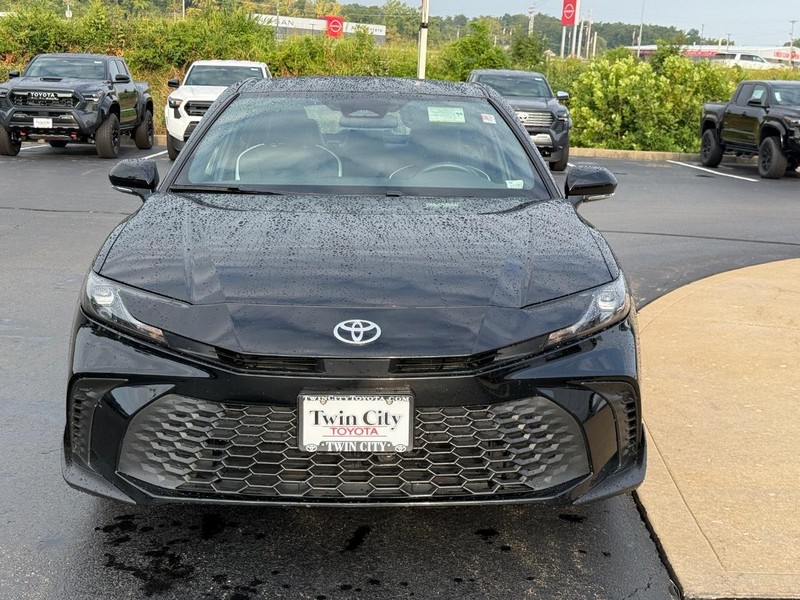 Toyota Camry Vehicle Image 10