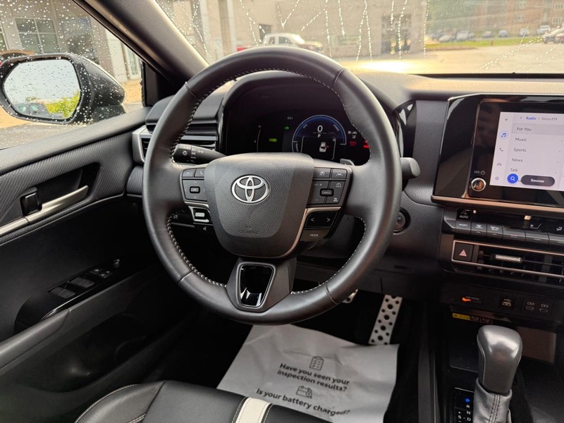 Toyota Camry Vehicle Image 13