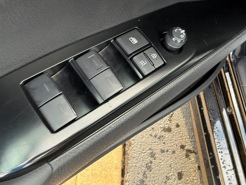 Toyota Camry Vehicle Image 15