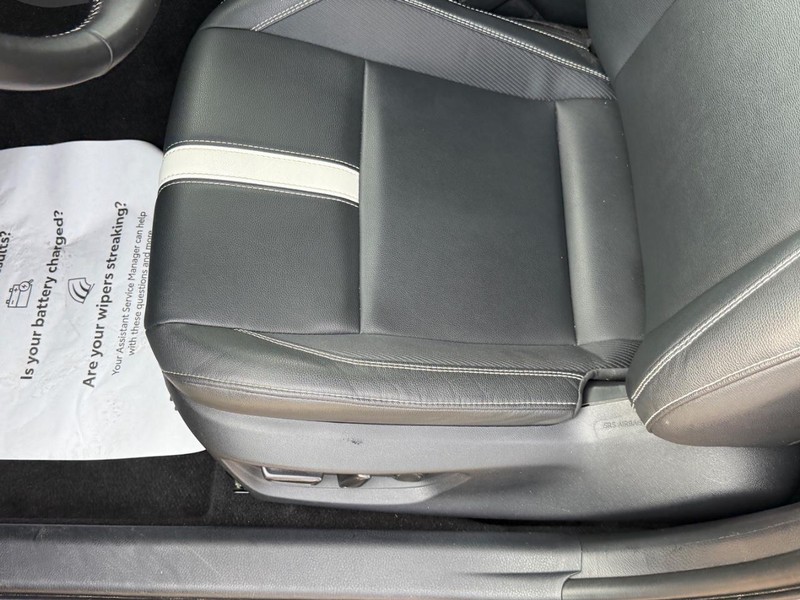 Toyota Camry Vehicle Image 16