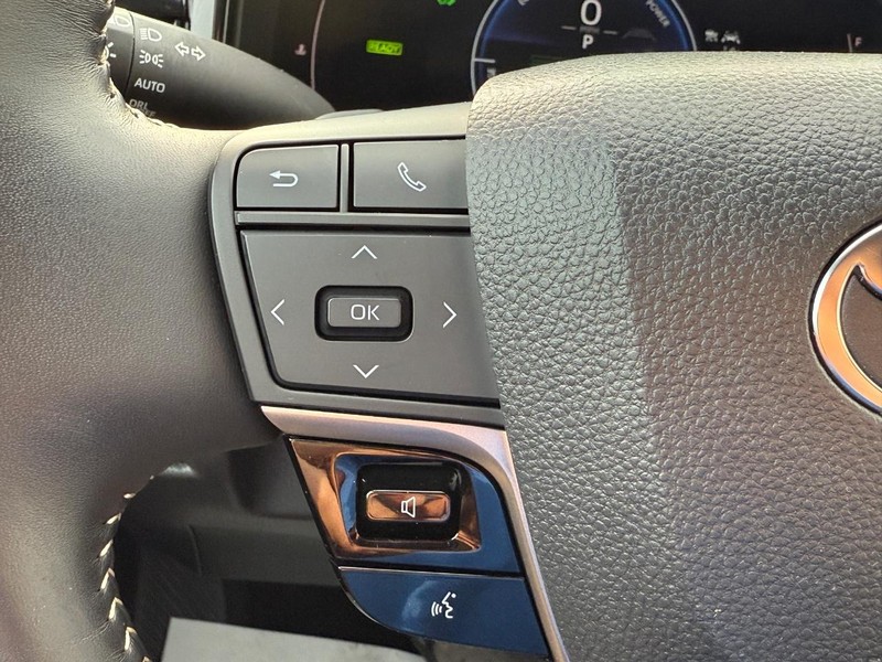 Toyota Camry Vehicle Image 17