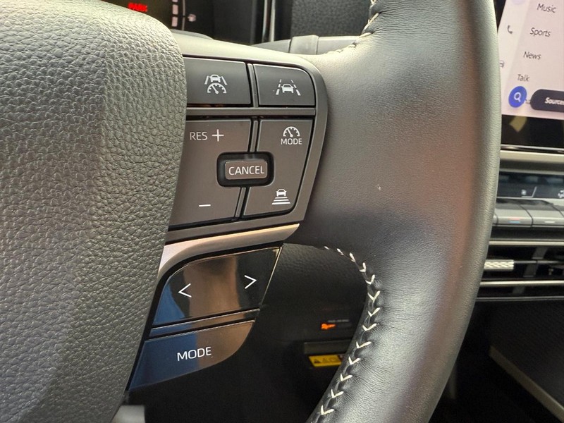 Toyota Camry Vehicle Image 18