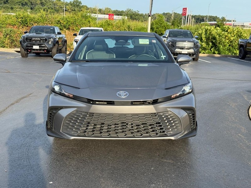 Toyota Camry Vehicle Image 10