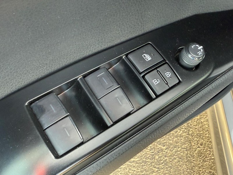 Toyota Camry Vehicle Image 15