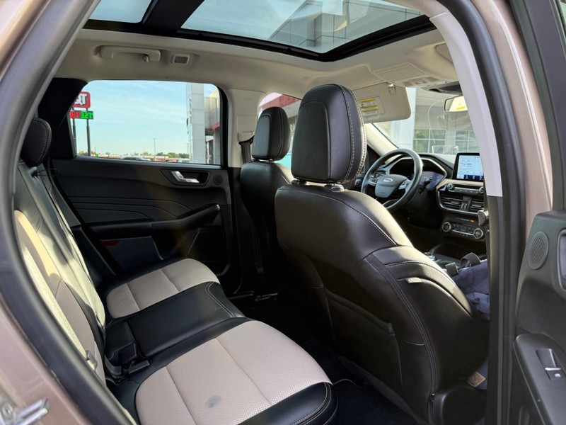 Ford Escape Vehicle Image 7