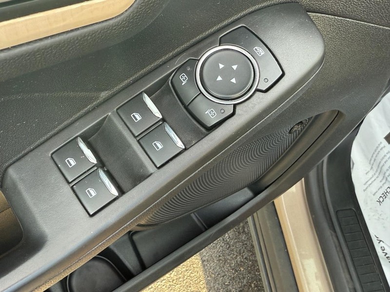 Ford Escape Vehicle Image 12