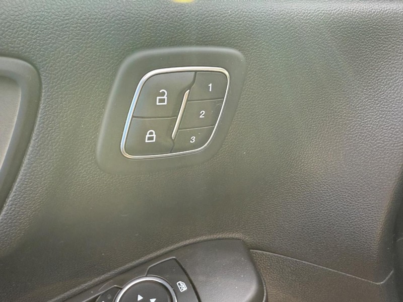 Ford Escape Vehicle Image 13