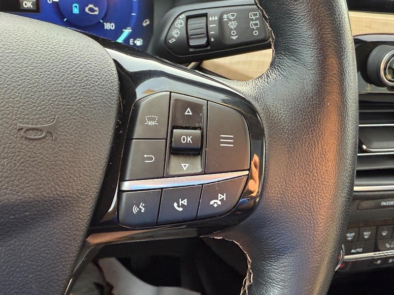 Ford Escape Vehicle Image 16