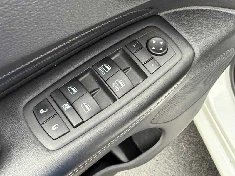 Dodge Durango Vehicle Image 14