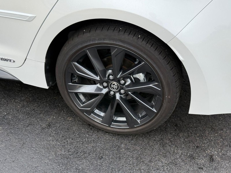 Toyota Corolla Hybrid Vehicle Image 8