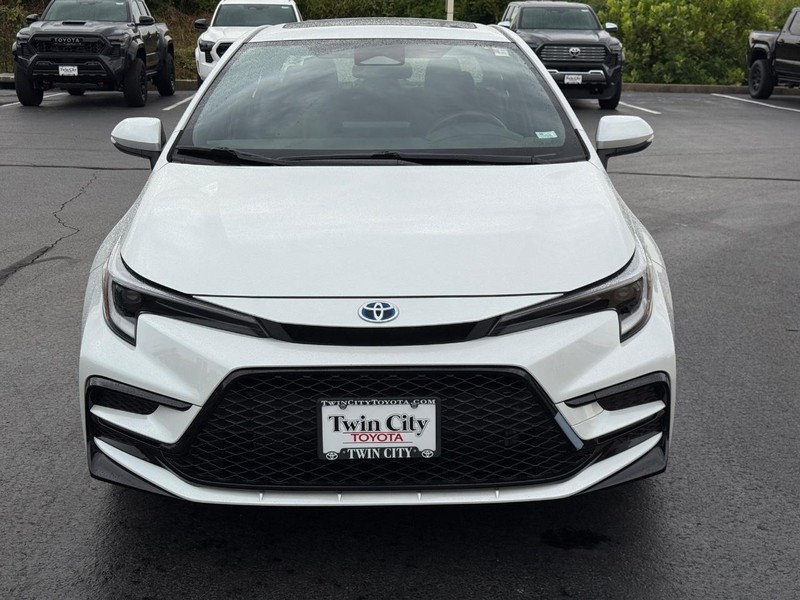 Toyota Corolla Hybrid Vehicle Image 10